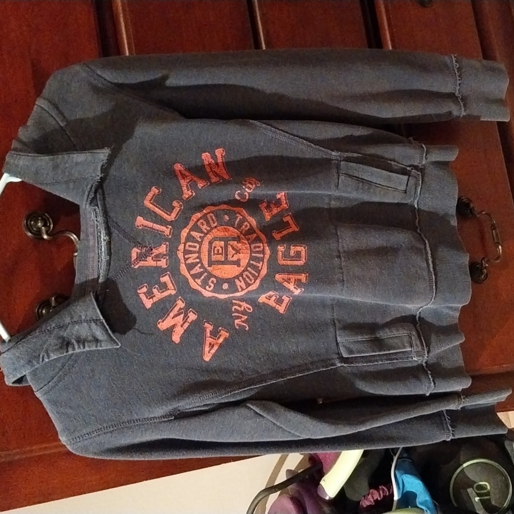 5/$25 American eagle sweatshirt s